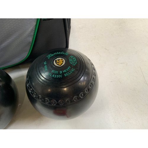 368 - Set of Henselite Bowling woods