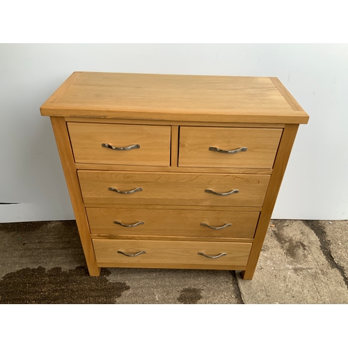 886 - Modern Oak Chest of Drawers