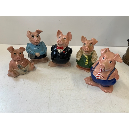 205 - Wade Pig Money Boxes