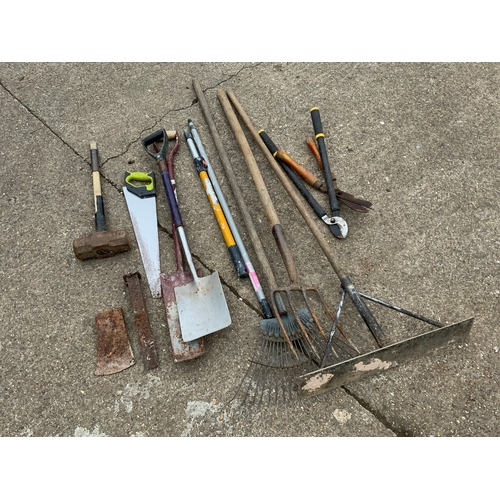 41 - Garden Tools etc