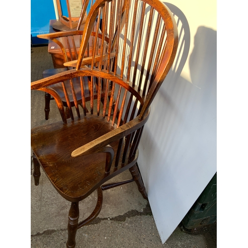 341 - Pair of Good Quality Reproduction Windsor Chairs