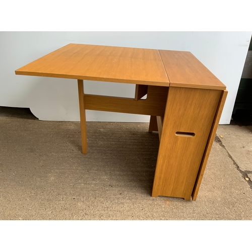 800 - Habitat Folding Table