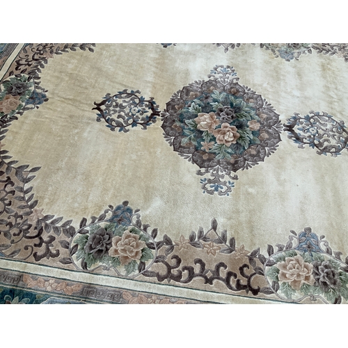 120 - Good Quality Silk Chinese Wool Rug - 275cm x 365cm