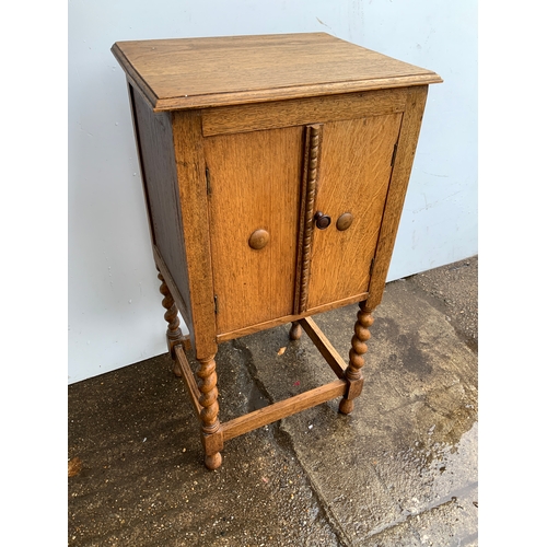 809 - Small Oak Cupboard