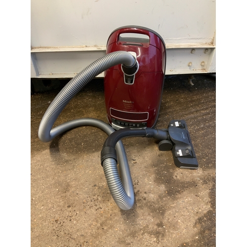 921 - Miele Vacuum