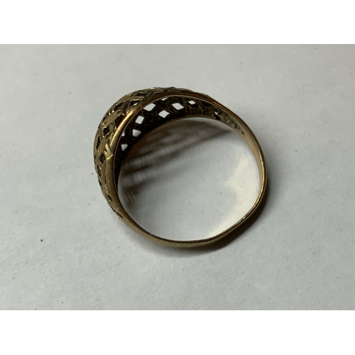 81 - 9ct Gold Ring - 1.8g