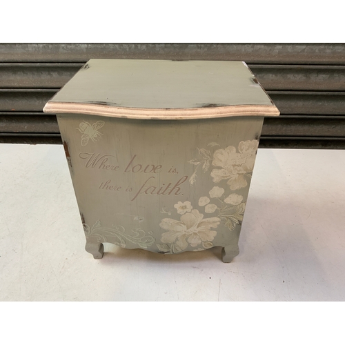 614 - Jewellery Box