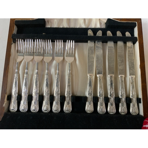 465 - Canteen of Cutlery