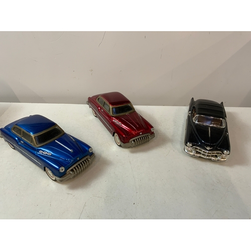 851 - 3x Model Cars