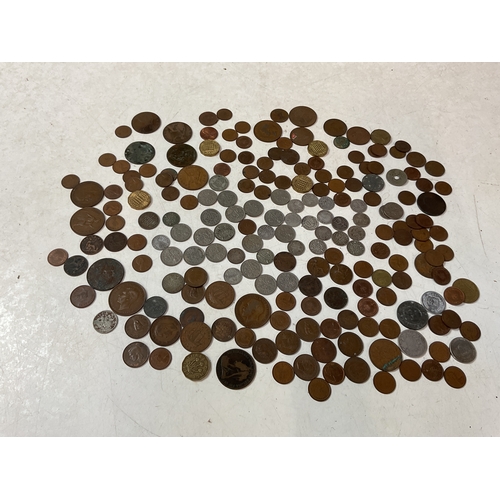 855 - Quantity of Coins - Some Silver