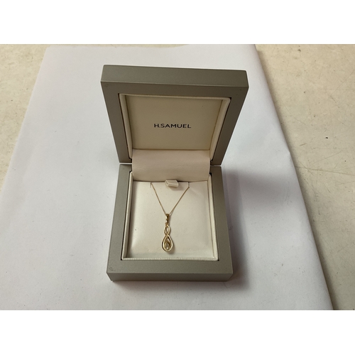 840 - 9ct Gold Pendant and Chain