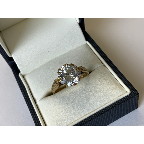 59 - 9ct Gold Ring - Size 0 - 3.7g