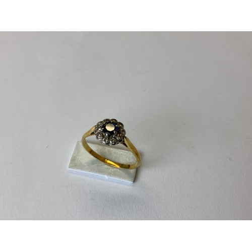 125 - 18ct Gold Ring - Size U - 2.9g