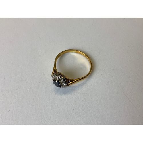 125 - 18ct Gold Ring - Size U - 2.9g