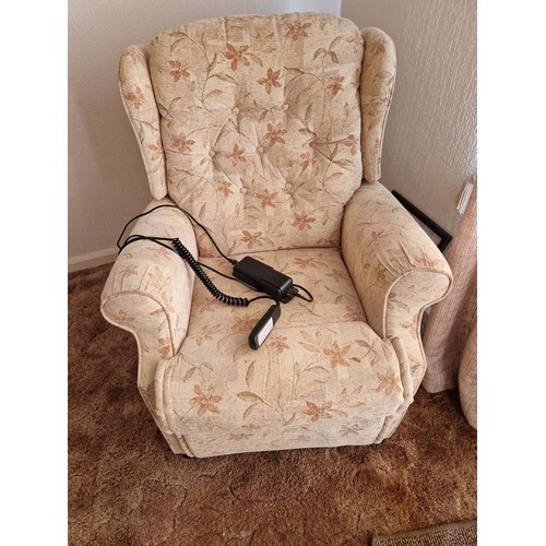 704B - Rise and Reclining Armchair