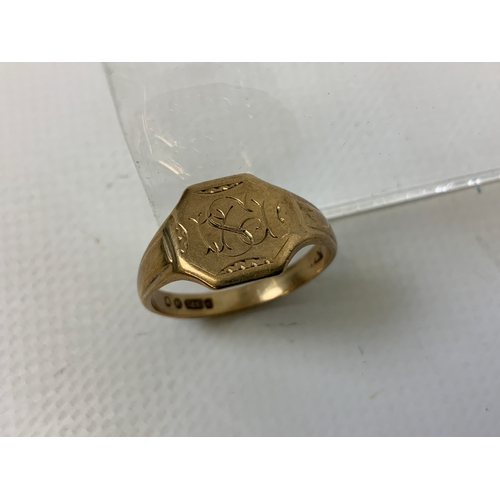 41 - 9ct Gold Signet Ring - Size R