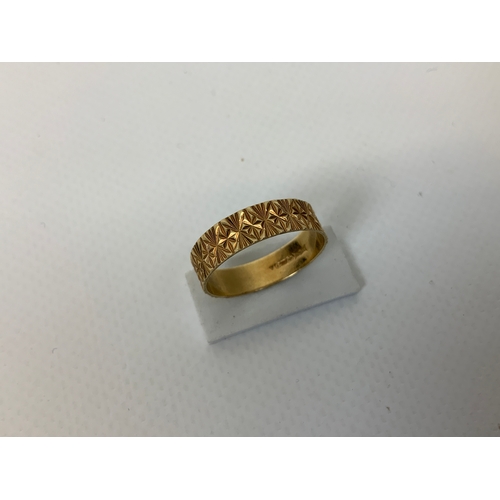 53 - 9ct Gold Ring - Size 0