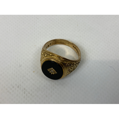 56 - 9ct Gold Signet Ring - Size R