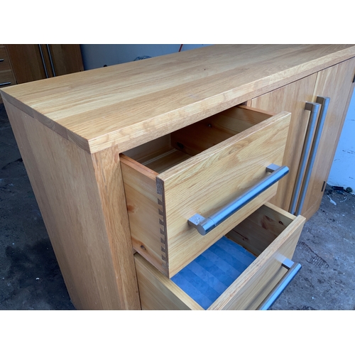 500 - Modern Oak Cabinet