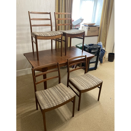 510 - Macintosh Table and Chairs