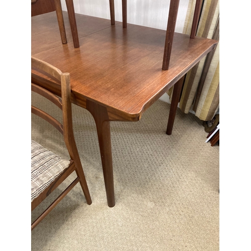 510 - Macintosh Table and Chairs