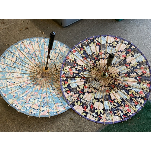 2x Vintage Parasols