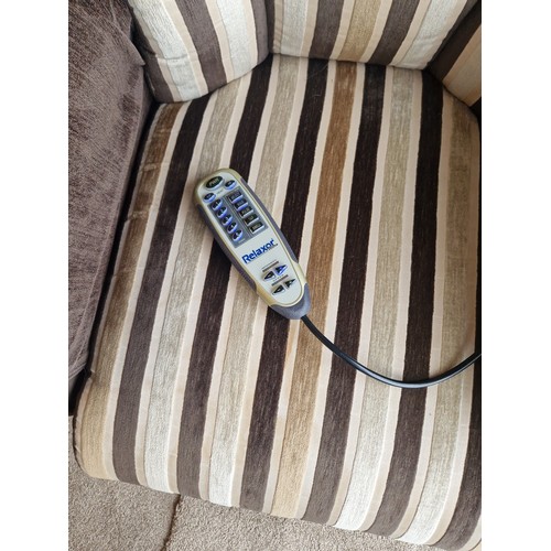 513 - Electric Rise and Recliner Armchair