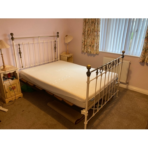 200A - Brass and Iron Bed