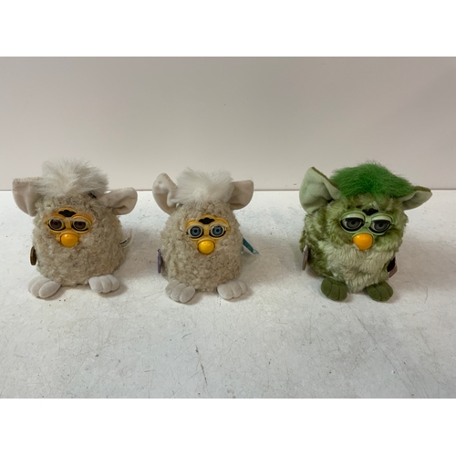 762 - 3x Furbys