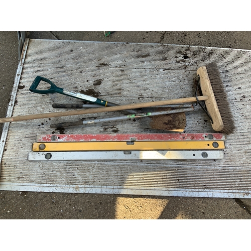 55 - Spirit Level and Garden Tools