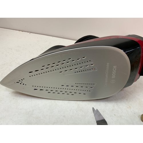 771 - Bosch Iron and Kitchen Utensils