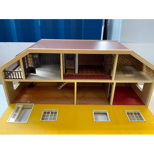 784 - Dolls House and Furniture