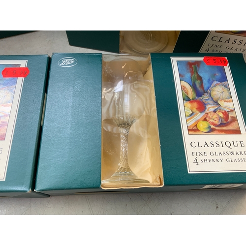 155 - Boxed Classique Glasses