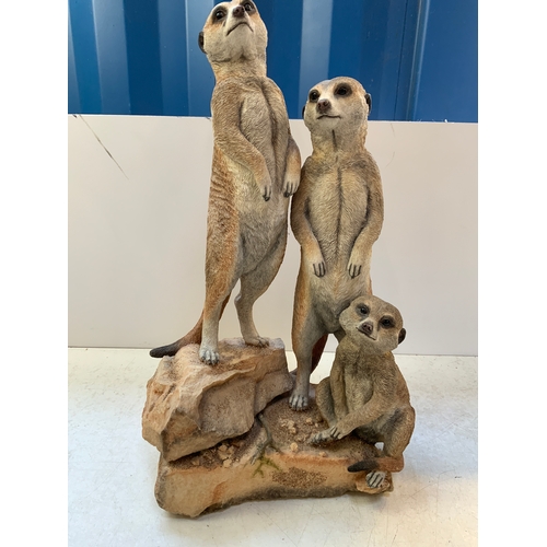 119 - Country Artists Figure - Meerkats Vigilance