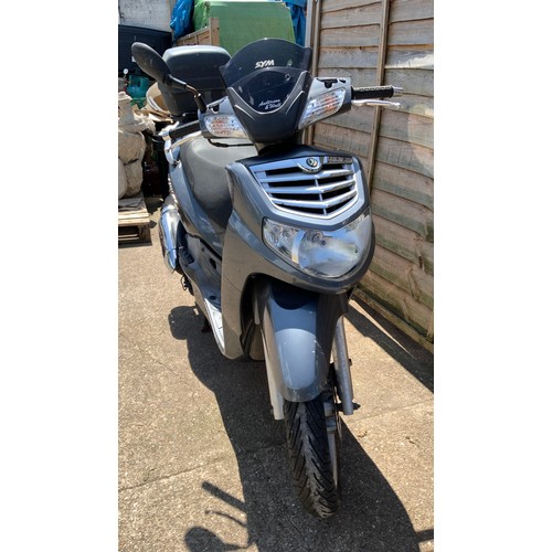 20A - Sym 200cc Moped - WA59 CNZ - Running but Requires Attention - Keys and Log Book in Office