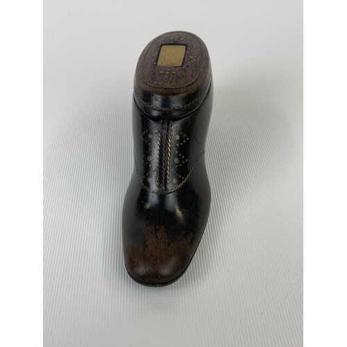 160 - Folk Art Snuff Box in the Form of a Shoe - 15cm