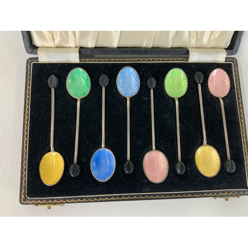 119 - Cased Set of 8x Silver and Enamel Coffee Bean Spoons - Henry Clifford Davis,  Birmingham 1932