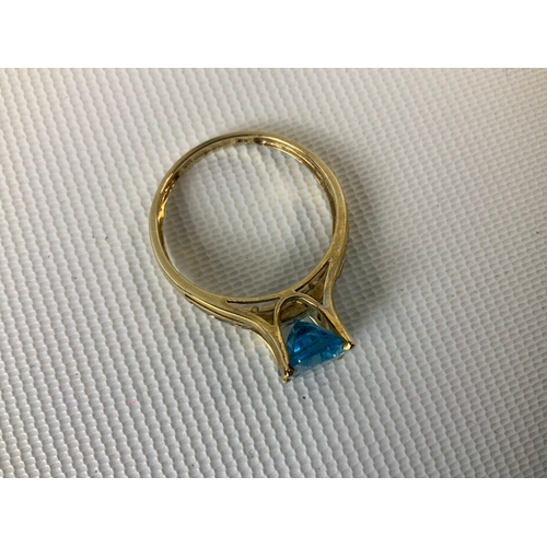 163 - 9ct Gold Topaz Ring - Size V - 3.4g