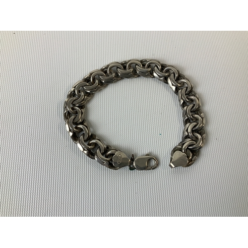 151 - Silver Curb Bracelet - 23cm - 65g