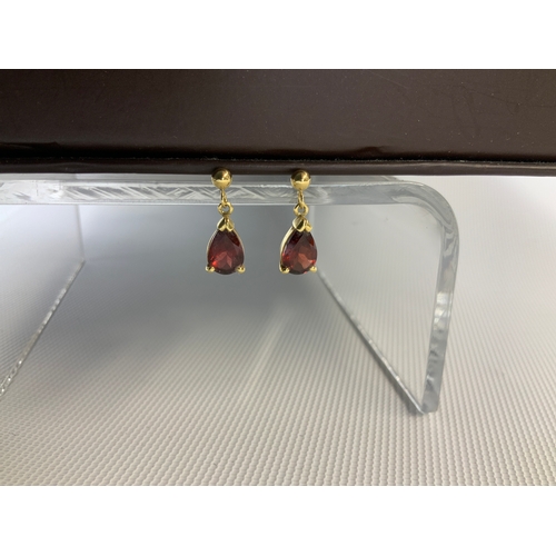408 - Pair of 18ct Gold Drop Earrings