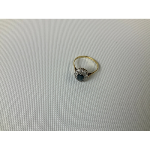 158 - 18ct Gold Ring - Size T
