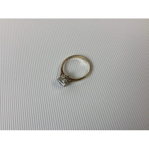 155 - 9ct Gold Ring - Size R