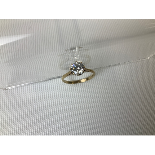 155 - 9ct Gold Ring - Size R