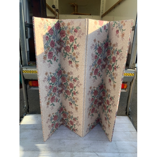 134 - Folding Screen