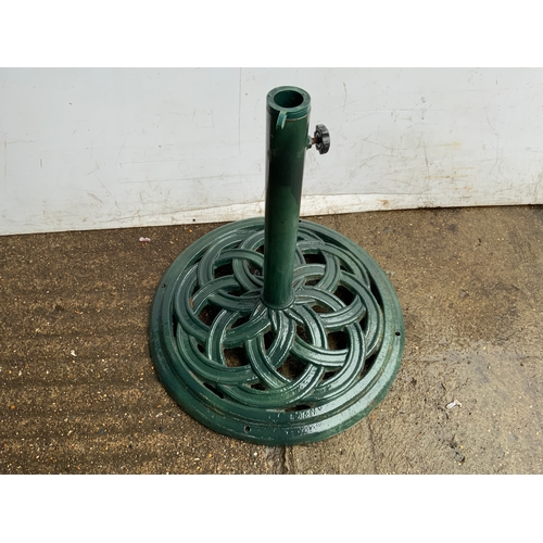 120 - Parasol Stand