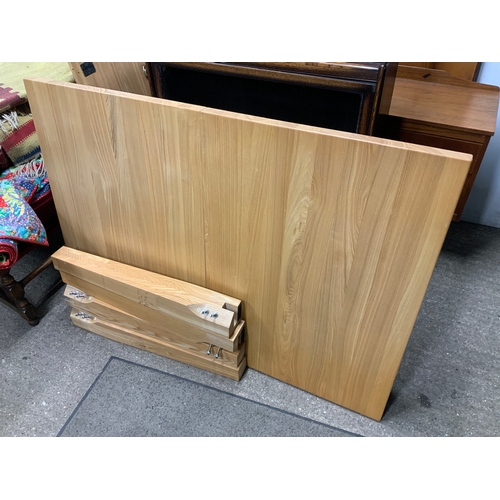 140 - Modern Oak Extending Dining Table with Two Leaves