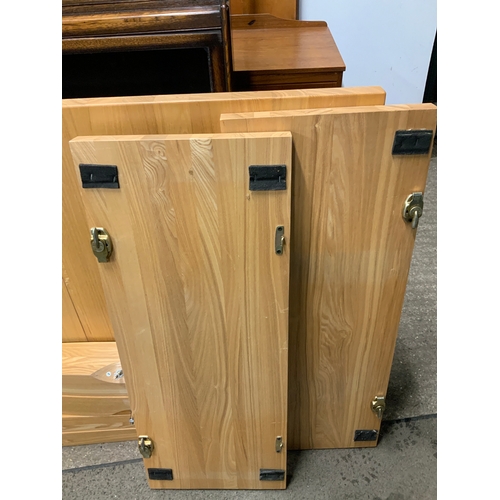 140 - Modern Oak Extending Dining Table with Two Leaves