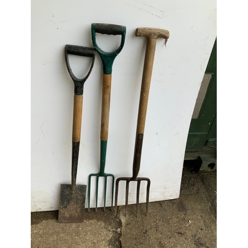 113 - Digging Forks and Spade