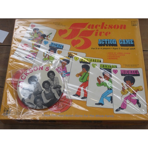 107 - Jackson Five Action Game, Jackson 5 Badge and Belt Buckle (3)