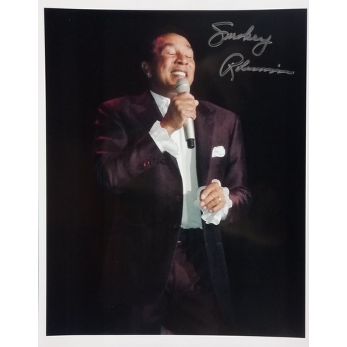 151 - Motown Revue Concert Programme Smokey Robinson & The Miracles & The Four Tops & 2 signed colour phot... 